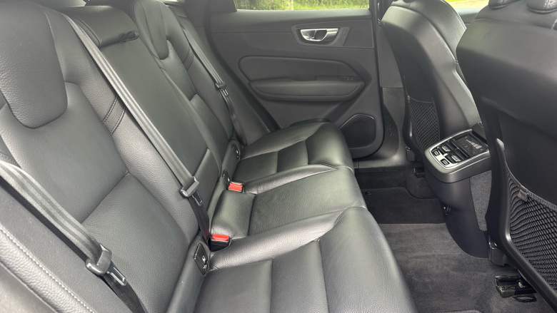 Volvo Xc60 2.0 B4P Plus Dark 5dr Geartronic Petrol Estate